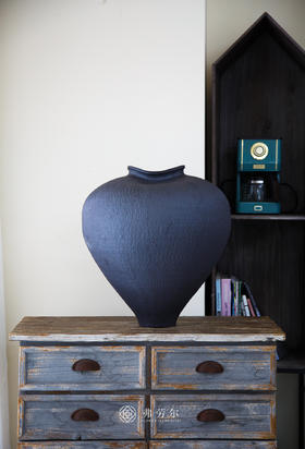 手工黑色大圆花瓶