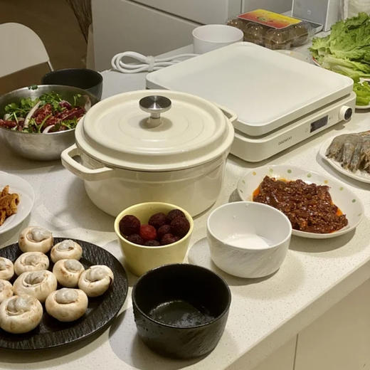 温仑山Velosan 潘多拉珐琅锅 24cm  靓丽珐琅釉，隔污防锈，不易掉瓷；3.8L大容量，轻松承包一日三餐；细煲慢炖，一锅多用 商品图3