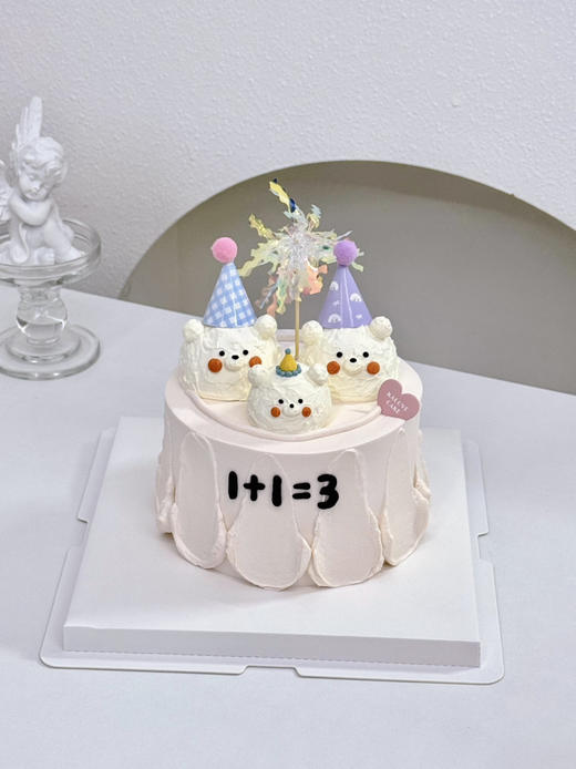 一家三口可爱手绘小熊蛋糕 商品图0