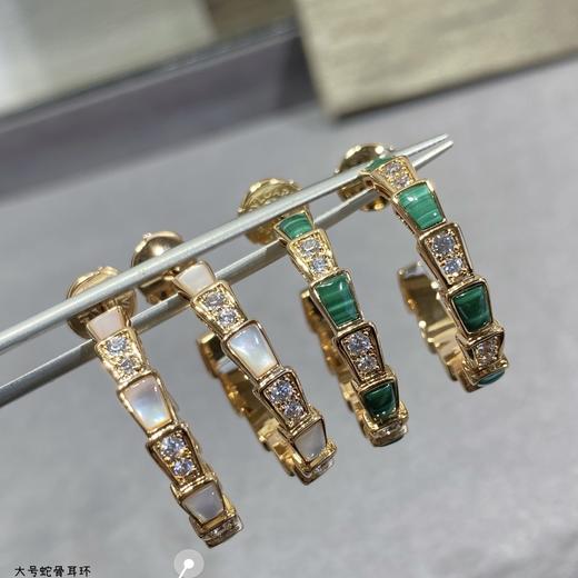 宝格丽 Serpenti Vipe白贝母 孔雀石蛇骨耳钉（XTY） 商品图3