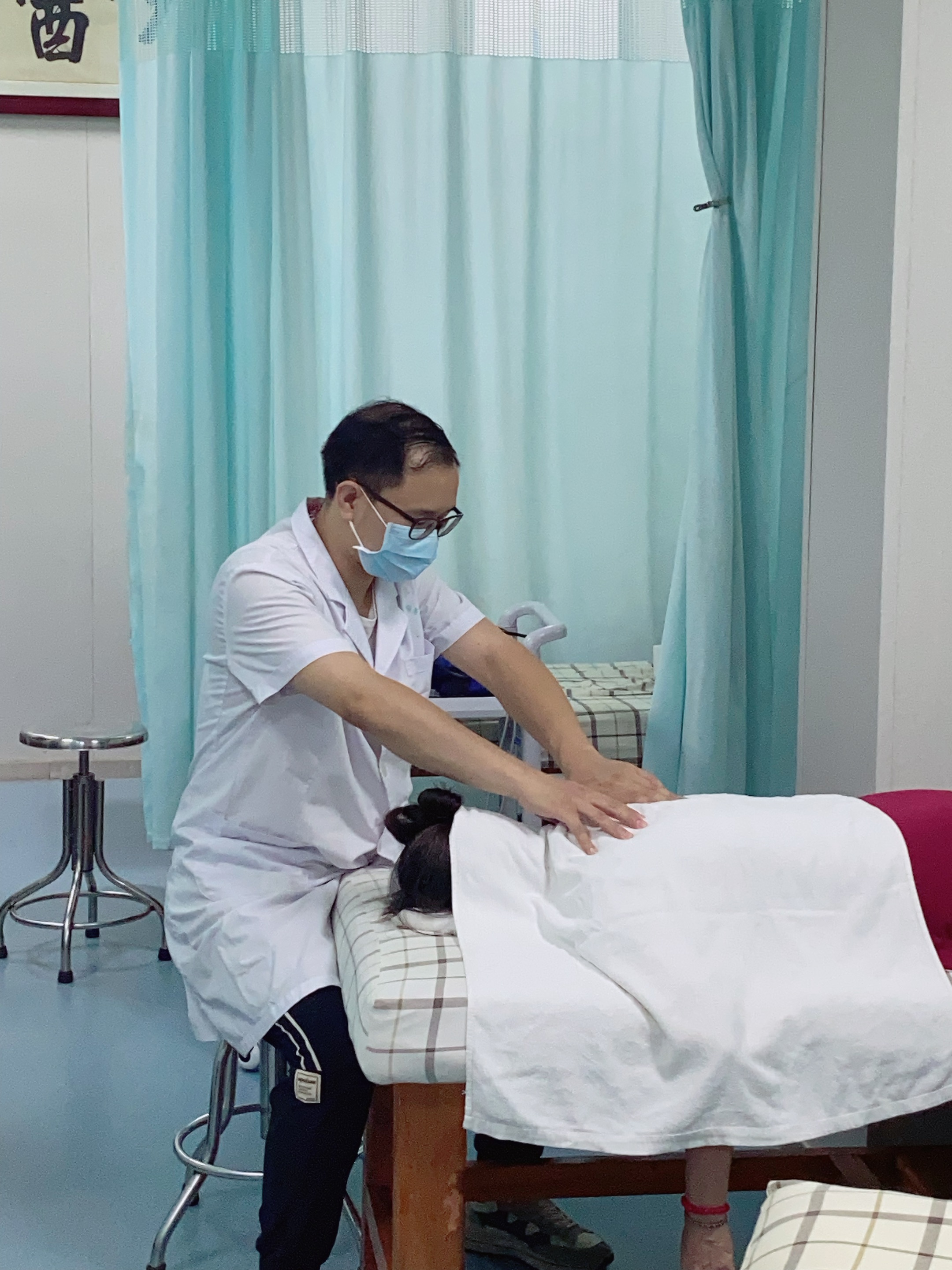 中医颈部推拿（仅到兴华社卫使用）