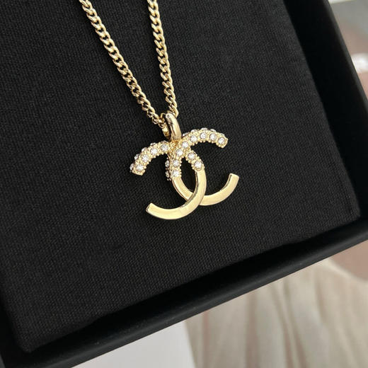 香奈儿 22秋冬浅金色上下半光面半满钻项链（XTY） 商品图1