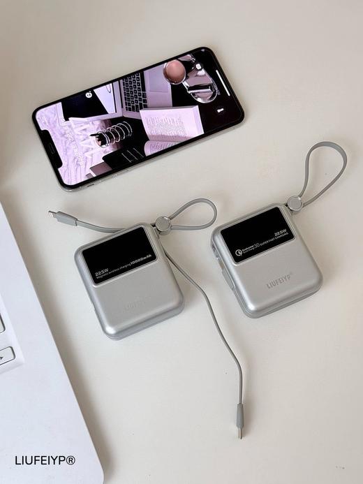【LIUFEIYP方块显示屏超级快充充电宝】  3C认证！可上飞机高铁❗ 羽量级轻薄，小巧可随手放口袋！ 商品图6