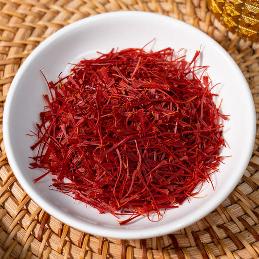 【藏红花】人工采摘 根根只取三花蕊 当季新花 自然晾晒 紧实耐泡 汤色透亮 色香气正 久冲不淡 熬煮味浓 轻奢罐装 送礼佳选 3g/瓶 商品图6