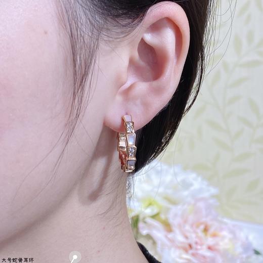 宝格丽 Serpenti Vipe白贝母 孔雀石蛇骨耳钉（XTY） 商品图2
