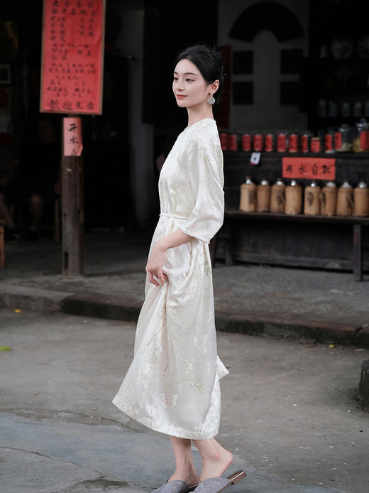 瑕疵|盛唐牡丹| 文竹戏蝶真丝提花女裙[特价品](特殊商品不退不换) 商品图6