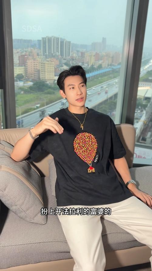 T4081夏季高级感新款男士潮牌重工刺绣花朵热气球短袖T恤宽松圆领上衣 商品图0