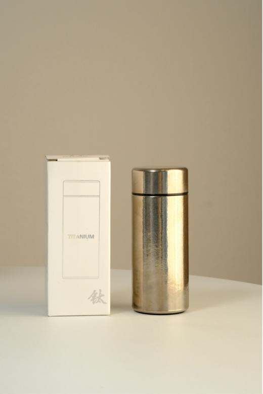 米马杂货 纯钛保温杯 抑菌锁鲜 耐冷耐热 酸碱不忌 无毒无异味 商品图1