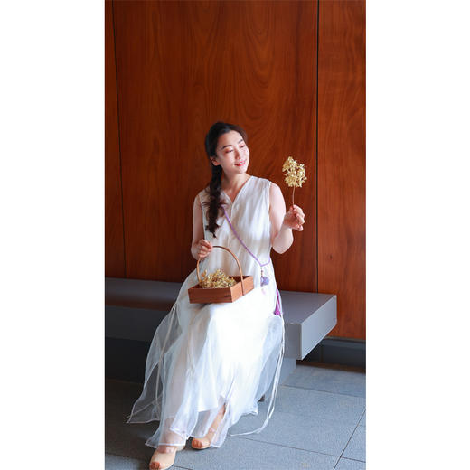 【抖音专属】V领连衣裙（24718034B-山矾D11） 商品图3