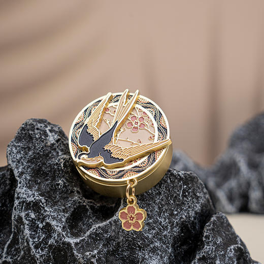 VA博物馆杏林春燕高级车载香薰女高级感新款持久留香香氛出风口专用 商品图2