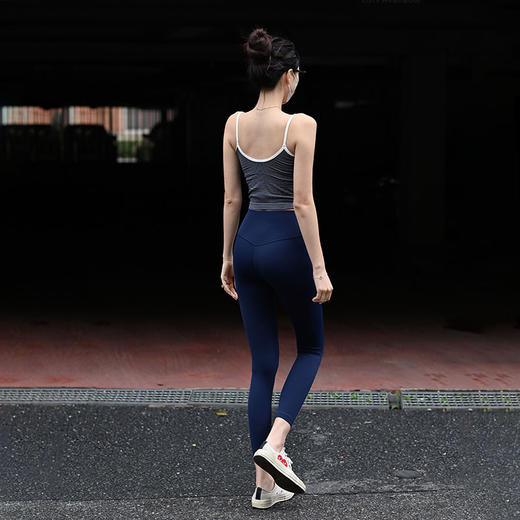 Beemen瑜伽吊带背心 低强度固定胸垫抹胸文胸 高弹透气小'U'美背   日常可穿外穿 瑜伽普拉提 商品图4