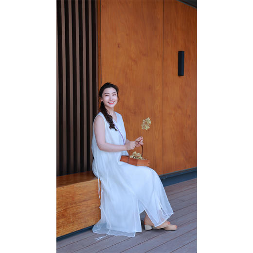 【抖音专属】V领连衣裙（24718034B-山矾D11） 商品图6