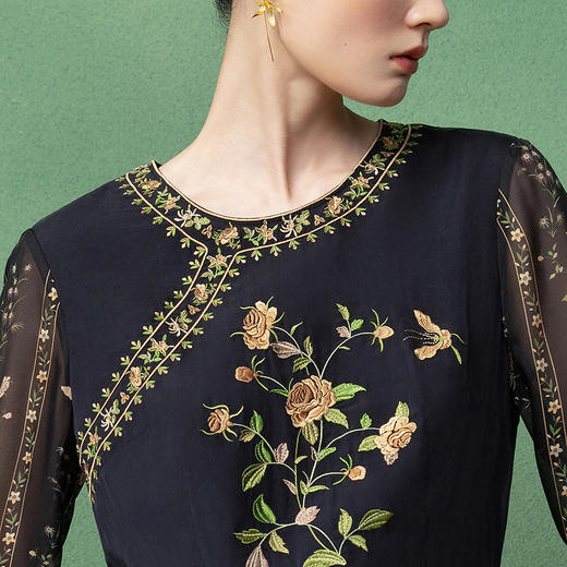 【林栖设计小店】桑蚕丝连衣裙优雅绣花2025秋季新款长裙女1953052 商品图3