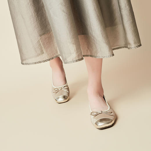 香港AINADA艾娜达 轻奢同款 小香风晚晚鞋 宽松方头 柔软舒适 B03 商品图3