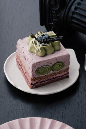 mini蓝莓抹茶可丽卷蛋糕