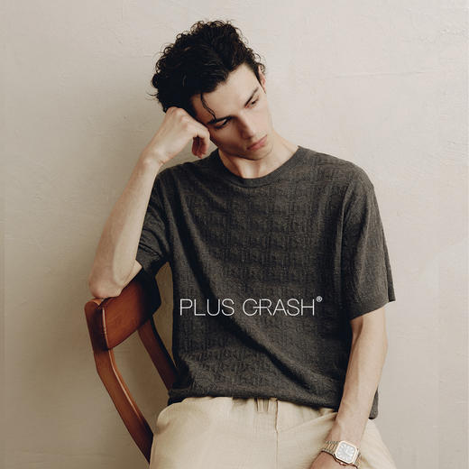 PLUS CRASH夏季潮牌新款简约时尚百搭字母肌理感圆领短袖针织衫 商品图0