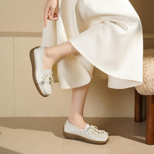 【秋季新款】西村名物2025年秋季新款小圆头舒软平底深口单鞋薄底乐福鞋T25CM30201 商品图4