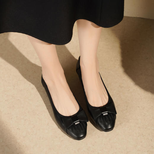 【秋季新款】西村名物2025年秋季新款小尖头舒软低跟浅口单鞋新中式鞋T25CE30801 商品图1