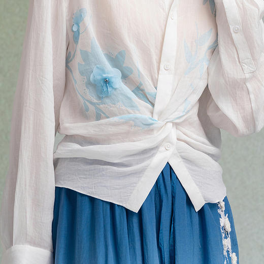 【林栖设计小店】【手工钉花】苎麻衬衣扭结设计感2025秋季新款修身上衣女F1953201 商品图6