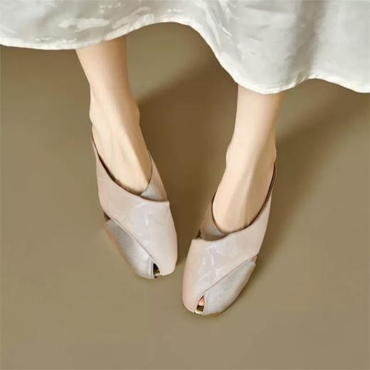 步履生花，演绎东方美学！夏季软皮国风印花拼色方头镂空懒人半拖穆勒凉拖鞋 商品图3