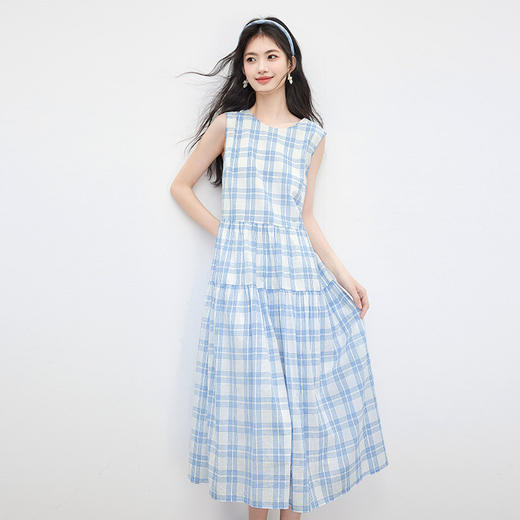 【专属特价】熙世界蓝白格子无袖连衣裙女2025年夏季新款休闲气质圆领背心裙子 商品图3