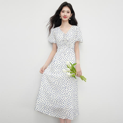 【07/16新品】熙世界蓝色花朵碎花V领连衣裙女士夏日气质泡泡袖收腰法式茶歇裙 商品图3