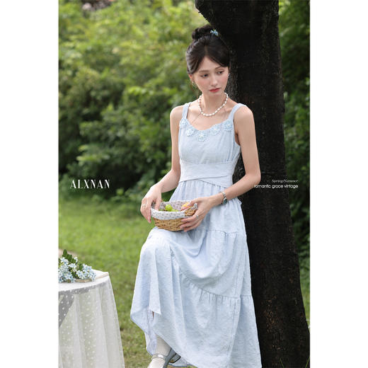 鹿向南「琉璃海岸」蓝色法式连衣裙DYL661756 商品图3