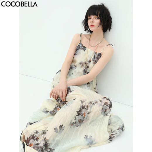 【限时秒杀】COCOBELLA油画风印花雪纺压褶吊带裙度假飘逸大摆连衣裙FR182 商品图0