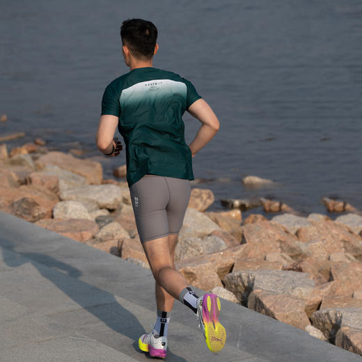 身体智慧 BODYWIT 专注 跑步短袖T恤 商品图3