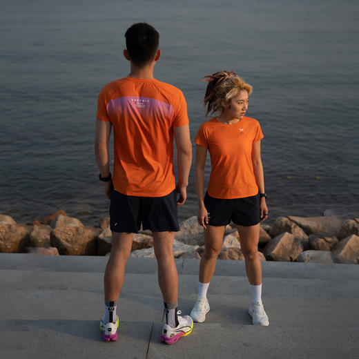 身体智慧 BODYWIT 专注 跑步短袖T恤 商品图0