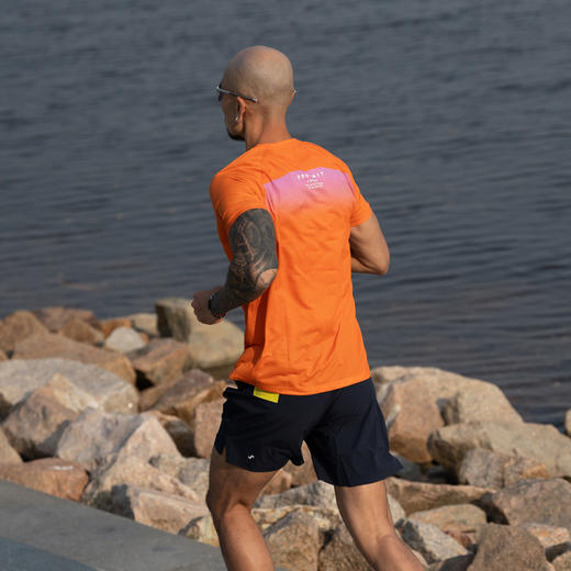 身体智慧 BODYWIT 专注 跑步短袖T恤 商品图1