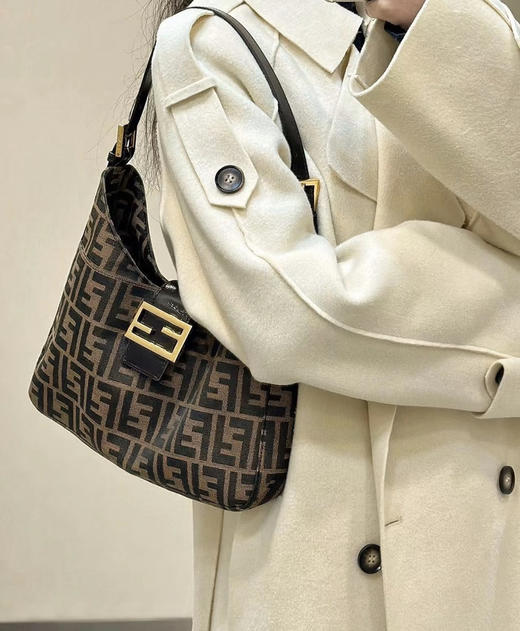 Fendi 𝐯𝐢𝐧𝐭𝐚𝐠𝐞中古牛角包 商品图1