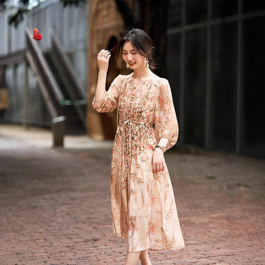 丁摩 夏季新品女装气质V领复古印花真丝连衣裙优雅风七分袖5ZF-80052 商品图2