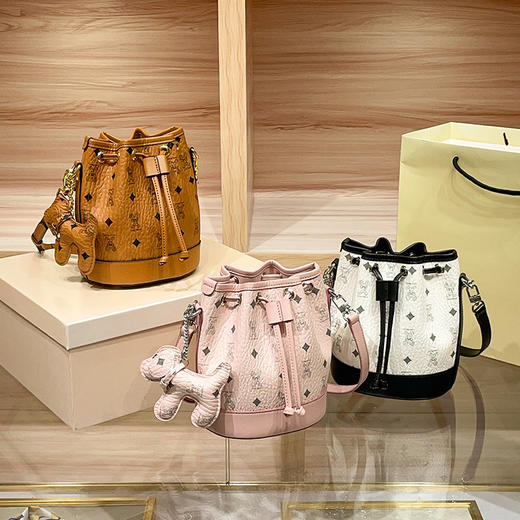 丁摩 【高品质】水桶包潮牛皮印花洋气小众设计高级感手提斜挎包5ZF-976 商品图1