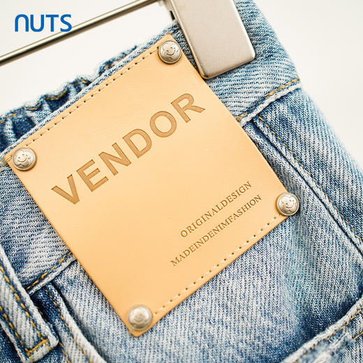 NUTS夏季新品时尚百搭破洞毛边设计感显瘦水洗牛仔短裤326111442 商品图2