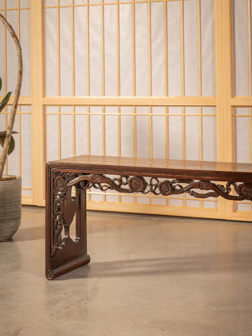 清中期	红木透雕如意纹板足炕几 商品图2