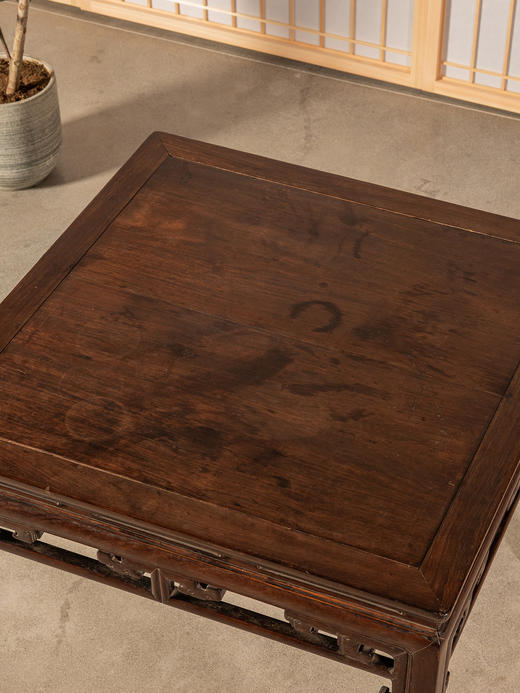 清	红木束腰马蹄腿攒接拐子纹八仙桌 商品图4