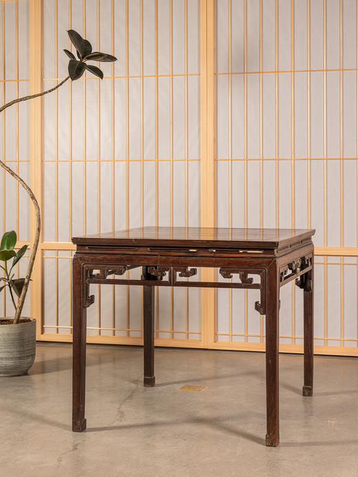 清	红木束腰马蹄腿攒接拐子纹八仙桌 商品图0