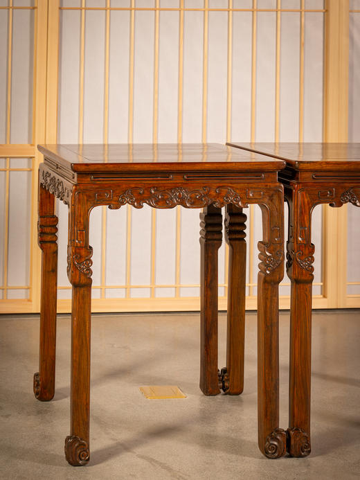 清中期	红木束腰三弯腿花卉纹方桌（一对） 商品图2