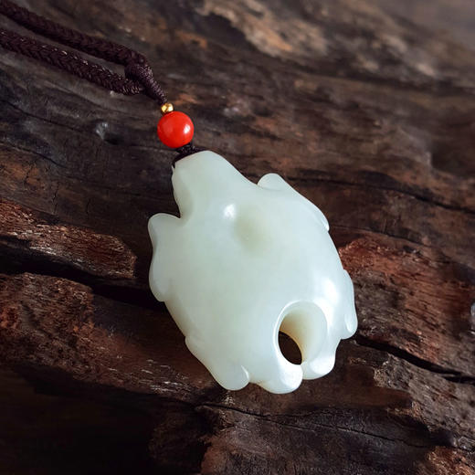 【天然正品】天然新疆籽料细腻油润度佳长寿龟（招财、保平安）和田玉吊坠项链35.5*27.2*12.0MM（皆取最大值）中性款现售价：3880！010725NJM16 商品图5