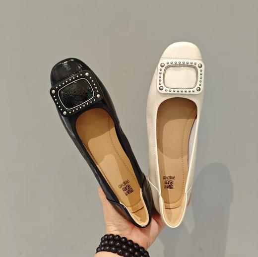 【秋季新款】西村名物2025年秋季新款小圆头头舒软低跟浅口单鞋方扣通勤鞋X25CE30421 商品图0
