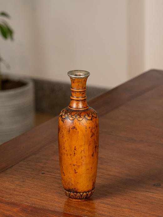 清早期	黄杨木雕如意云纹口沿包银瓶形花插 商品图1