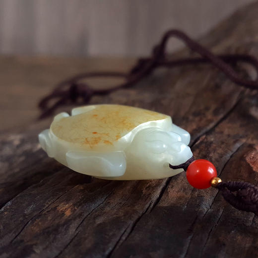 【天然正品】天然新疆籽料细腻油润度佳长寿龟（招财、保平安）和田玉吊坠项链35.5*27.2*12.0MM（皆取最大值）中性款现售价：3880！010725NJM16 商品图7
