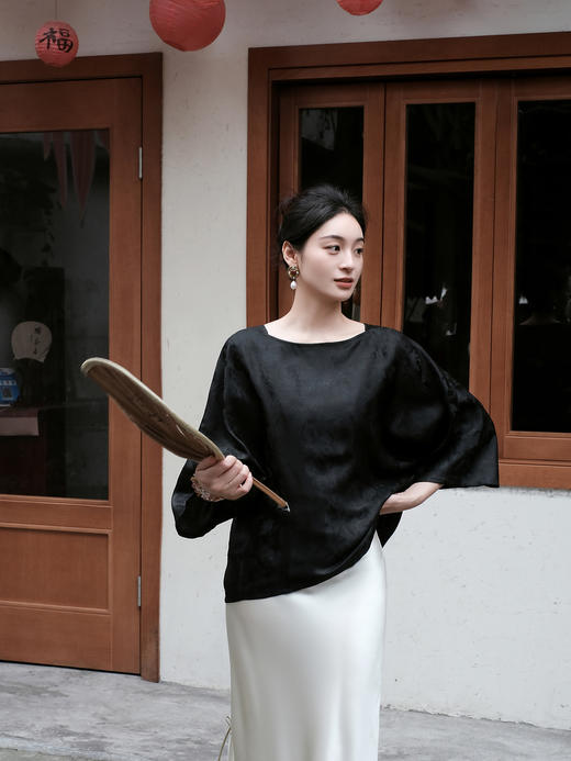 盛唐牡丹 |香云纱蝴蝶纹女上衣 商品图2