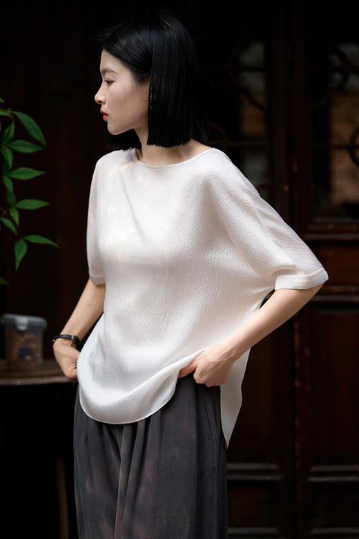 品牌订单真桑蚕丝天丝醋酸一字领上衣简约高级 商品图0