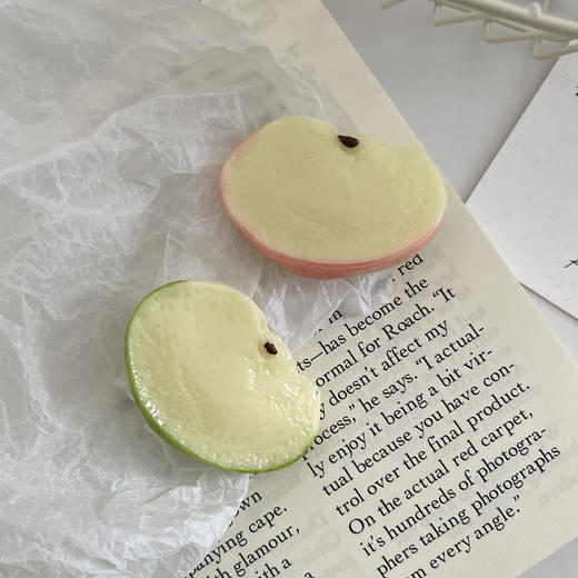 【买一送一❗仿真红绿苹果发夹】手工制作可爱侧边刘海夹，精致小巧仿真，夹住不易伤发，不掉落，少女甜美卡通水果鸭嘴夹软妹发卡学夹发饰女QQ 商品图1