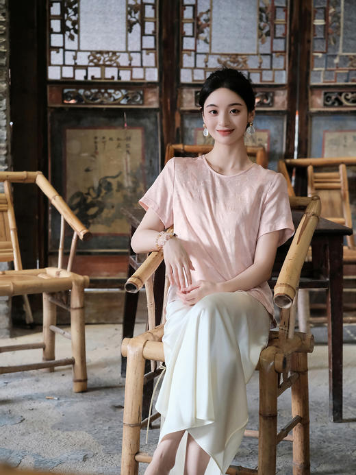 盛唐婧| 新中式桑蚕丝四经绞罗蝶影百搭上衣-粉色 商品图3