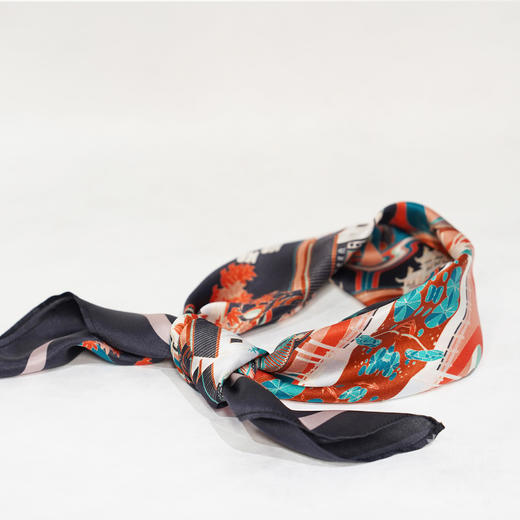 岳麓书院「麓云湘水」方巾 商品图3