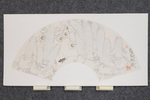 余国庆《水仙虫子图》国画原作30CM*60CM 手绘卡纸扇面花鸟作品 商品图3