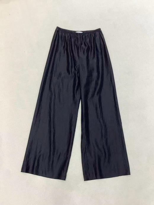 【The Row】简约天丝无袖背心➕一片式空气裤 /套装。黑色。白色背心338元。裤子398元 商品图5